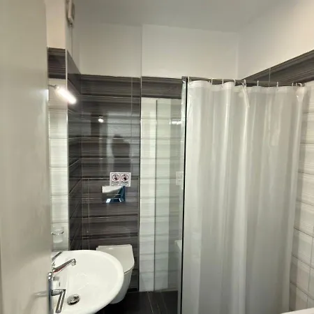 Seaside Apartmens * Sarande
