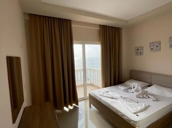 Seaside Apartmens * Sarandë